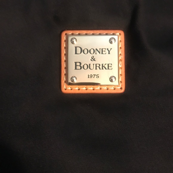 Dooney and Bourke cross body bag - Picture 2 of 4